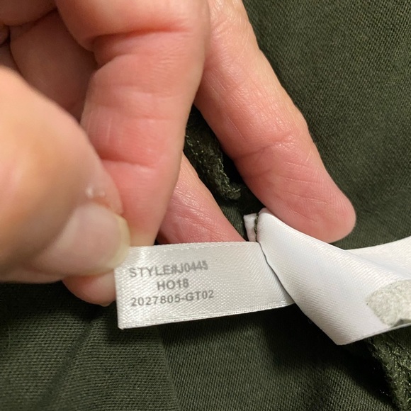 J. Crew Mercantile Broken-in Short Sleeve Dark Green V-Neck T-Shirt Size Medium. - Picture 4 of 10